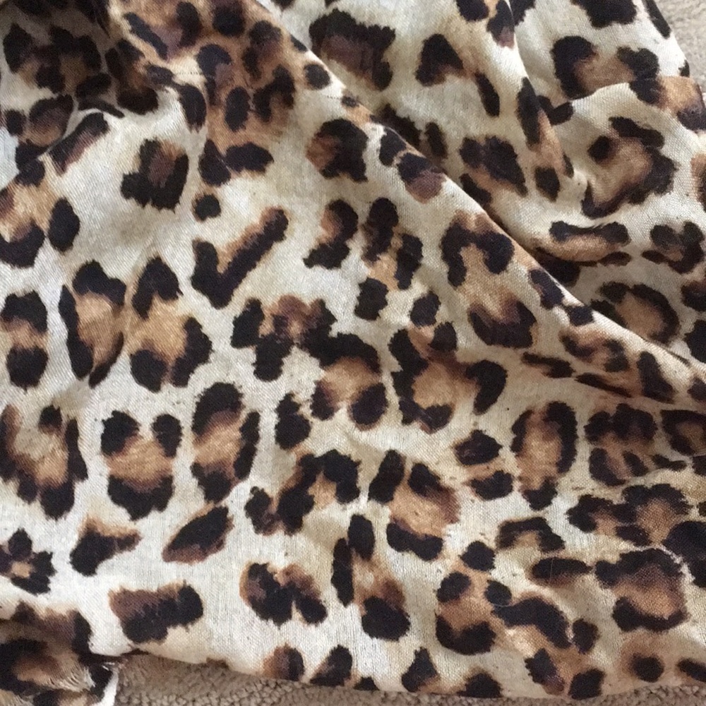Leopard Print Scarf - Picture 2 of 8